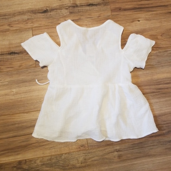 Lucky Brand | Cold shoulder top - Picture 6 of 7